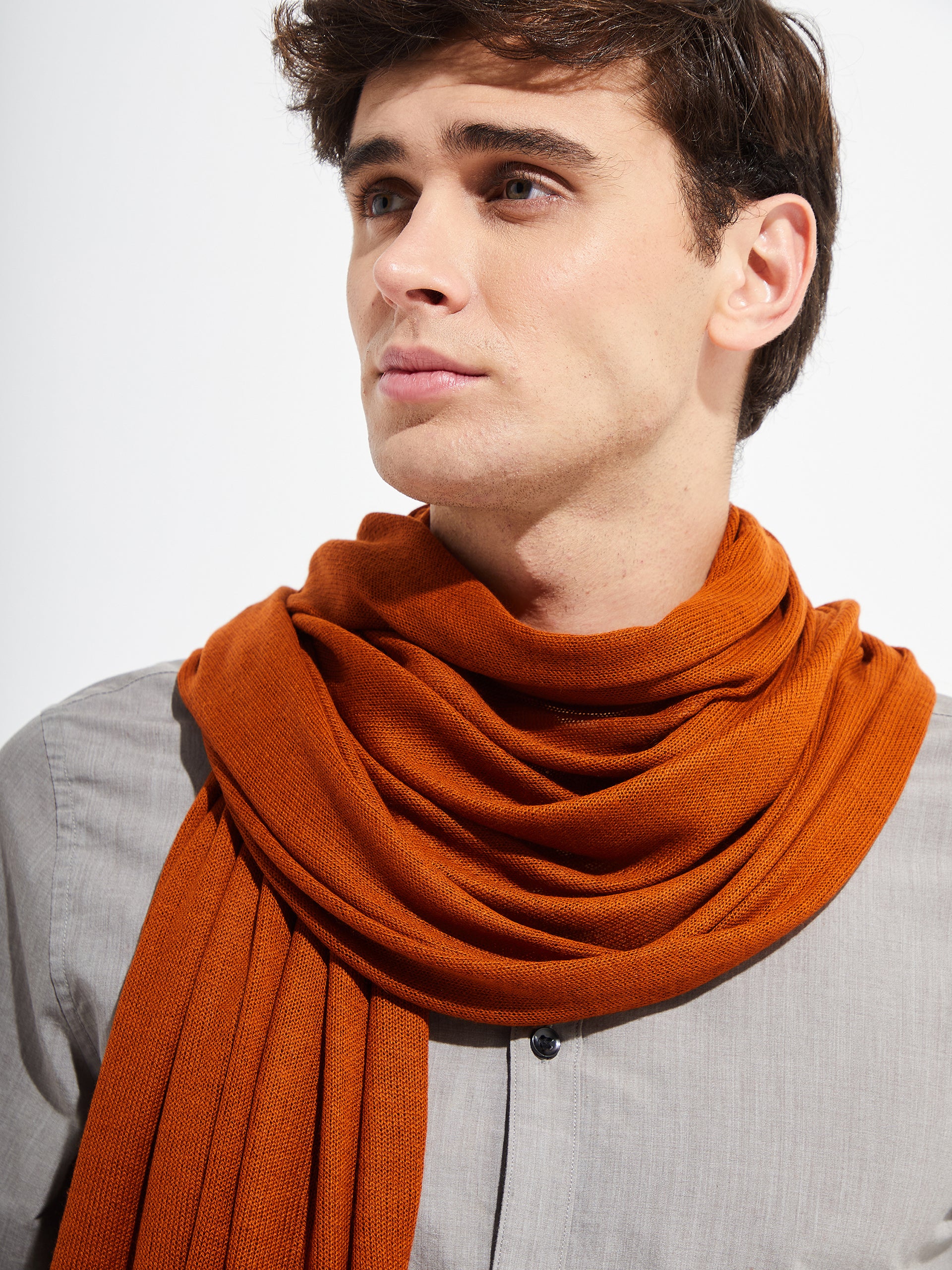 Bouveret Shawl Vicuña Color Naranja - Image 5