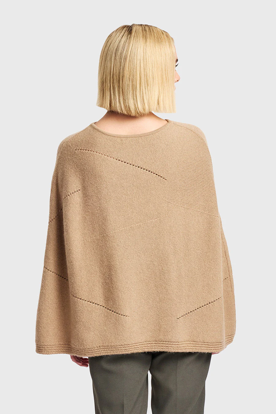 Wonderland Poncho Baby Alpaca Color Semola - Image 3